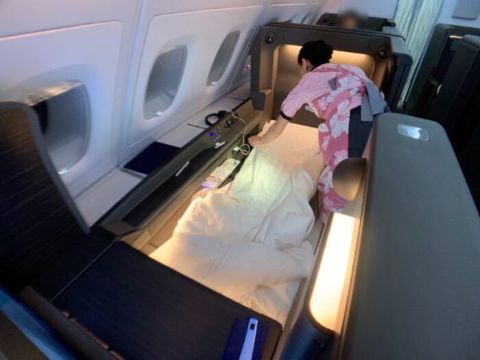 Ana A380ハワイ便ファーストクラス搭乗記 成田 ホノルル 空飛ぶウミガメのサービスを全公開 2号機初フライト 陸マイラー始めるなら マイルの錬金術師 Ana A380ハワイ便ファーストクラス搭乗記 成田 ホノルル 空飛ぶウミガメのサービスを全公開 2号機初フライト 陸マイラー始めるなら マイルの錬金術師